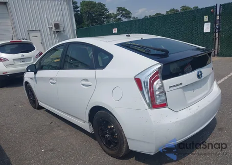 2015 Toyota Prius Two z USA, uszkodzony, nr VIN JTDKN3DU2F1999278